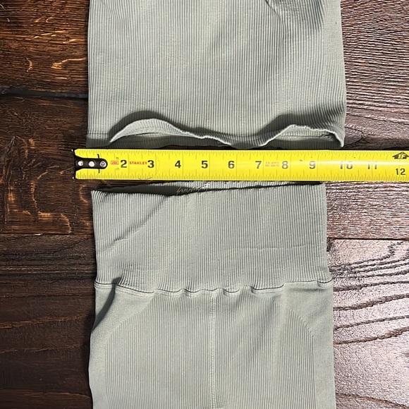 FP Movement Happiness Runs Bike Short & Convertible Crop Top - Picture 8 of 10